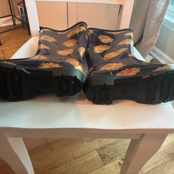 Sloggers Women's Winter & Rain Boots - Navy with Yellow Floral - Picture 4 of 7